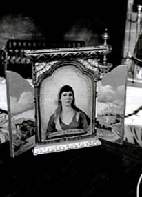 The tryptich of Agnes de Beauvioir